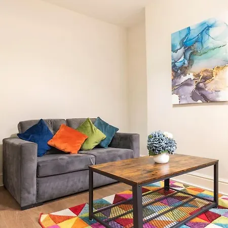 3-Bedroom Home In Liverpool L15 With Free Parking Exterior photo