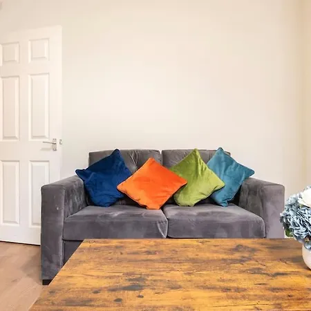 3-Bedroom Home In Liverpool L15 With Free Parking Exterior photo