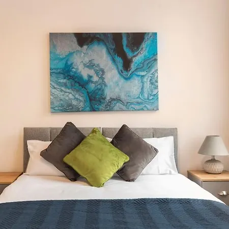 3-Bedroom Home In Liverpool L15 With Free Parking Exterior photo
