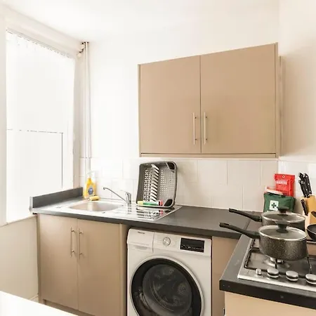3-Bedroom Home In Liverpool L15 With Free Parking Exterior photo